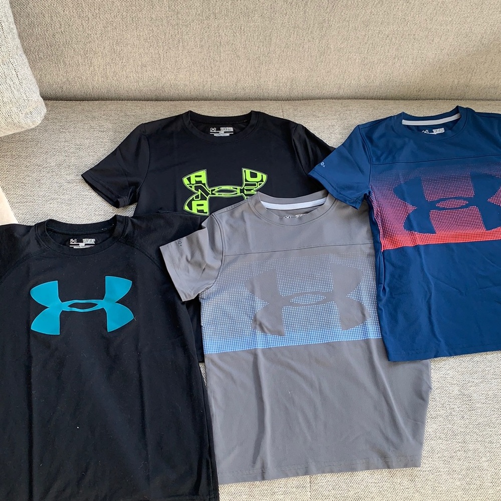 **SOLD** UA Boys Short Sleeve Shirts Size Small